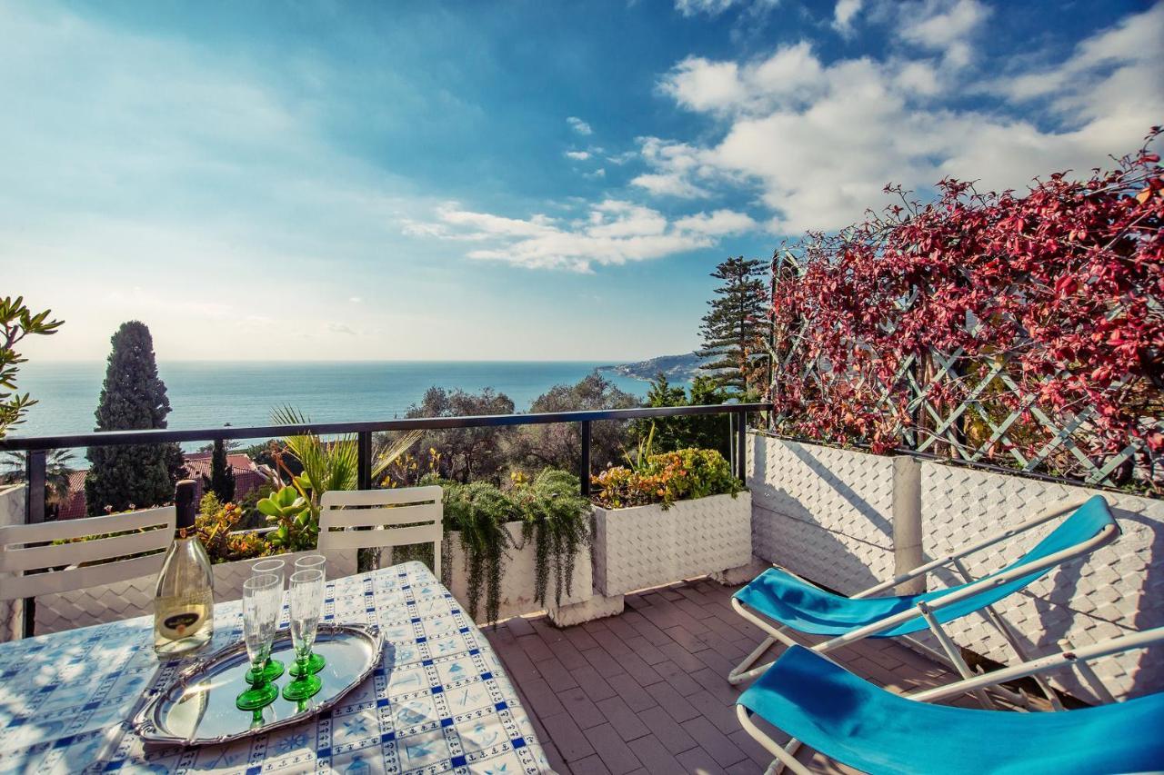 Una Terrazza Sul Golfo Di Ospedaletti By Wonderful Italy מראה חיצוני תמונה